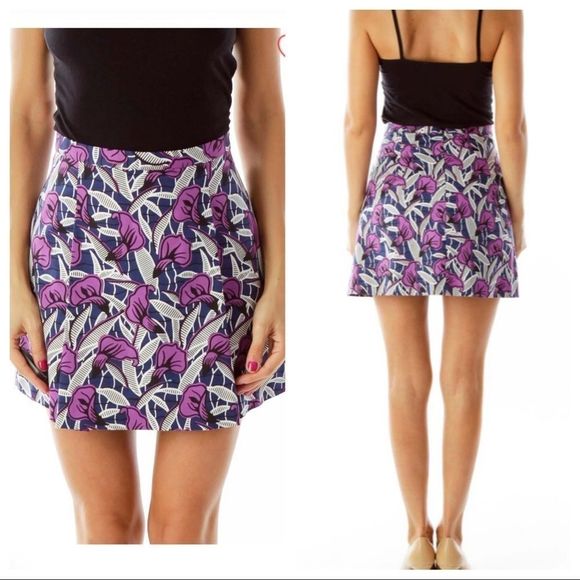 Club Monaco Dresses & Skirts - Club Monaco “Purple Lily” Pleated Lined Skirt Sz 4